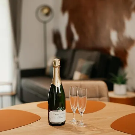 アパート Les De L'altevic